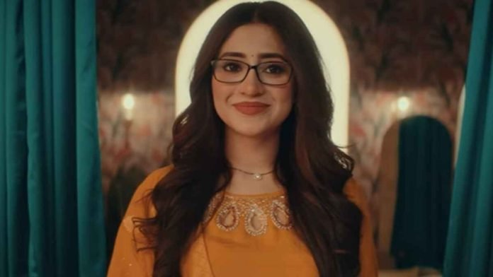 Shivangi Joshi's Bade Achhe Lagte Hain BTS Pics Leak!